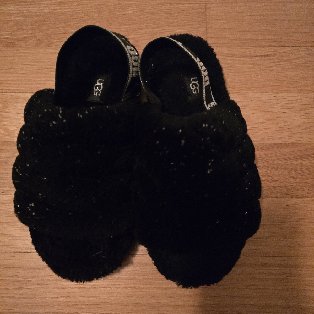 Ugg girl slippers sz 3